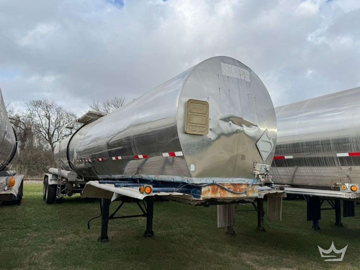 1976-staineless-tank-inc.-6,500-gallon-t/a-chemical-tanker-trailer-image-2