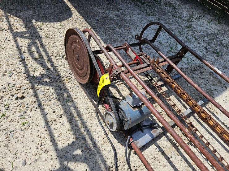 new-holland-25-image-15