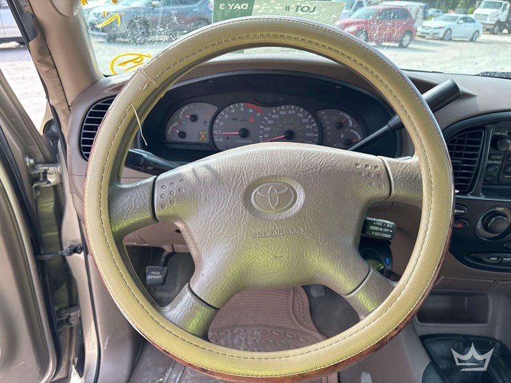 2002-toyota-sequoia-image-14