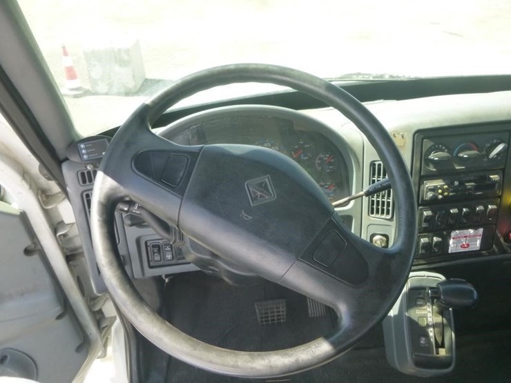 2007-international-durastar-4400-image-10