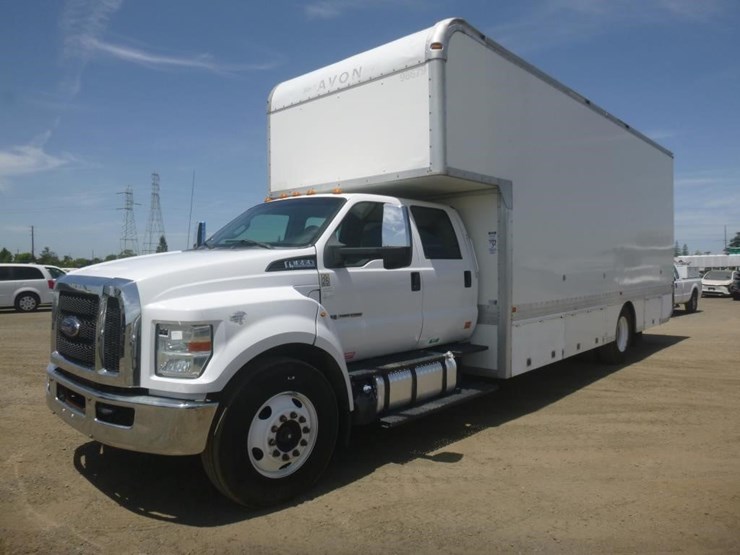 2016-ford-f650-xlt-image-1