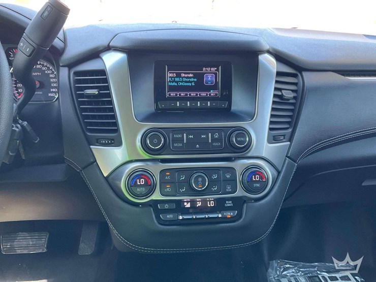 2017-chevrolet-tahoe-image-15
