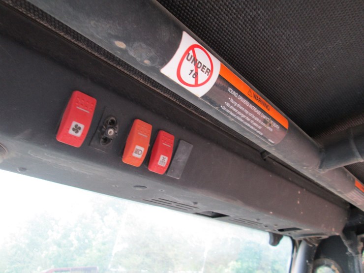 club-car-carryall-1700-image-28