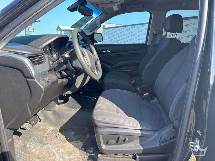 2018-chevrolet-tahoe-image-12
