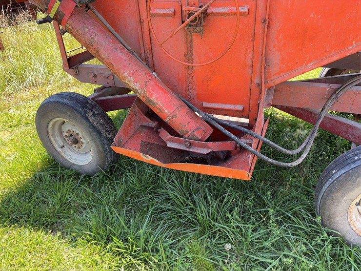 stanhoist-grain-gravity-wagon-with-side-auger-image-2