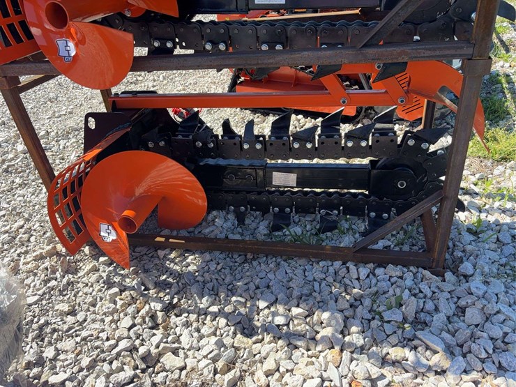 skid-steer-trencher-attachment-model-d39-image-1