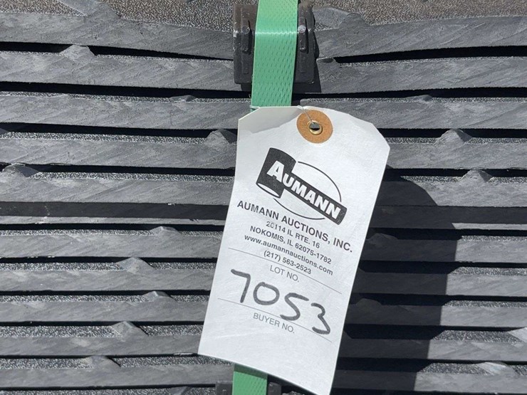 heavy-duty-composite-ground-protection-mats,-palletized-image-3