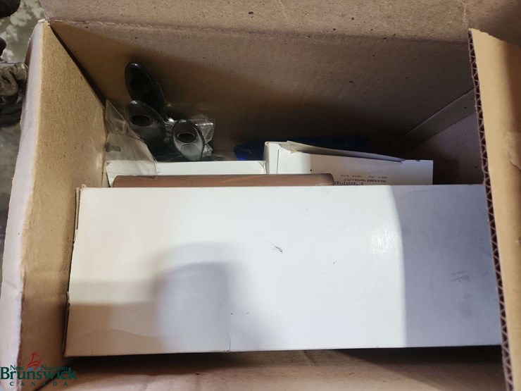 pallet-of-misc.-automotive-parts/accessories-image-7