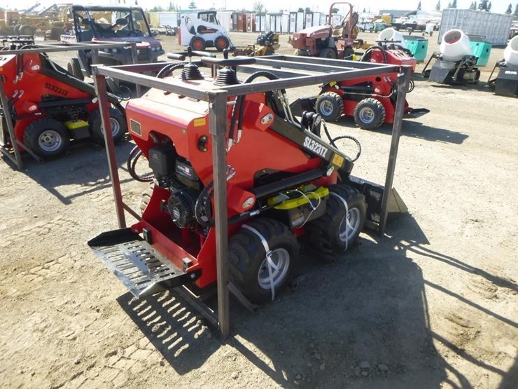 2026-sdlool-323tz-skid-steer-loader-image-3