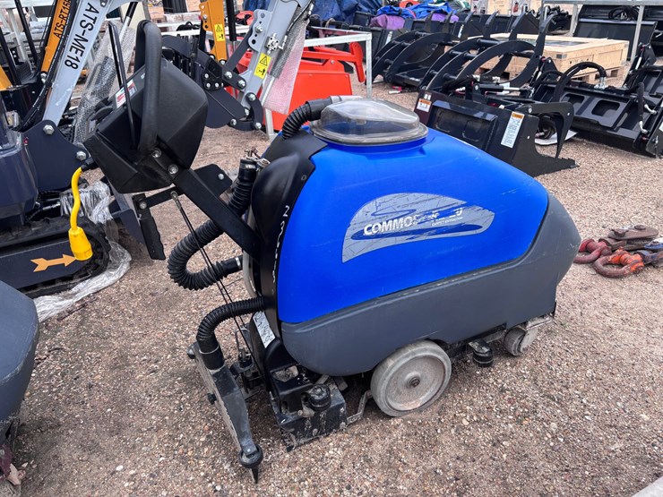 #36613-•-commodore-floor/carpet-cleaner-image-2