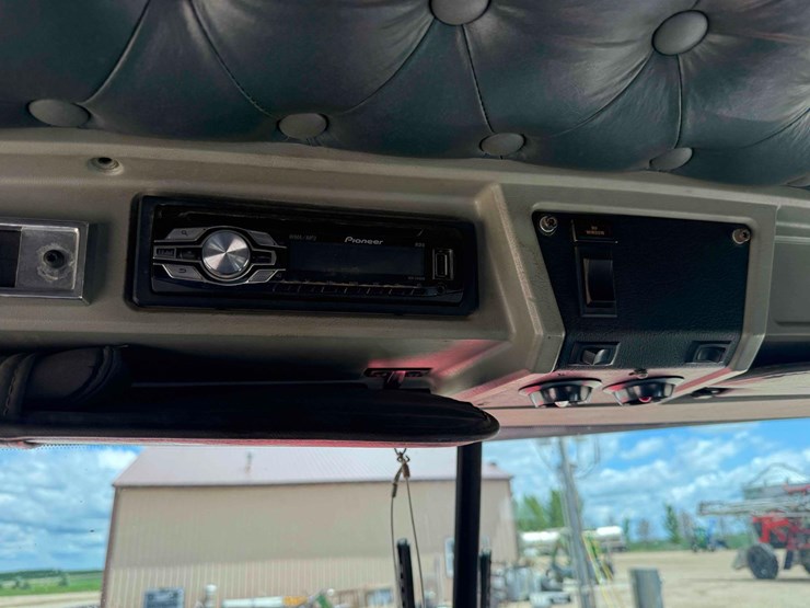 2001-kenworth-w900l-image-41