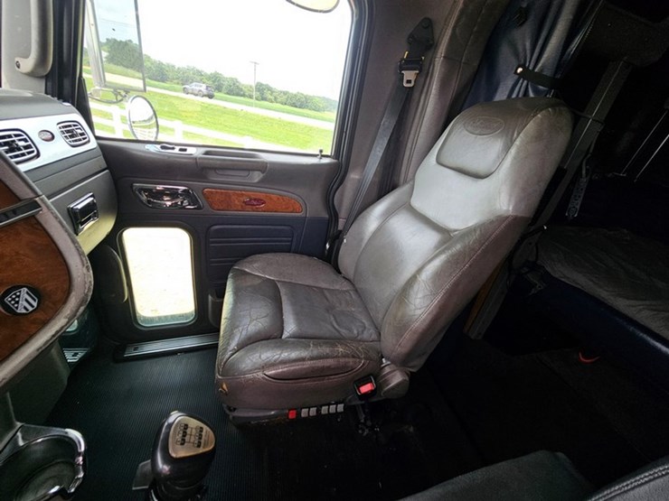 2006-peterbilt-386-image-60