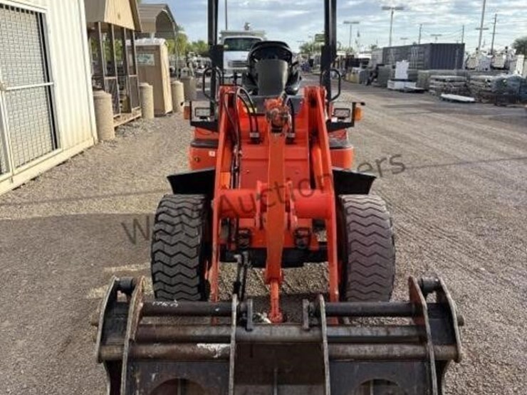 kubota-r420s-image-3
