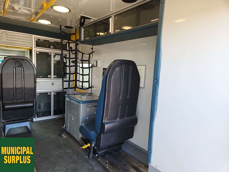 2017-ford-e450-image-11