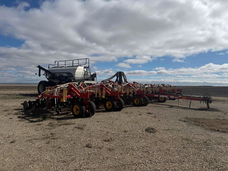 2006-bourgault-8710-air-seeder-image-1