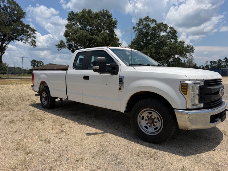 2018-ford-f250-image-2