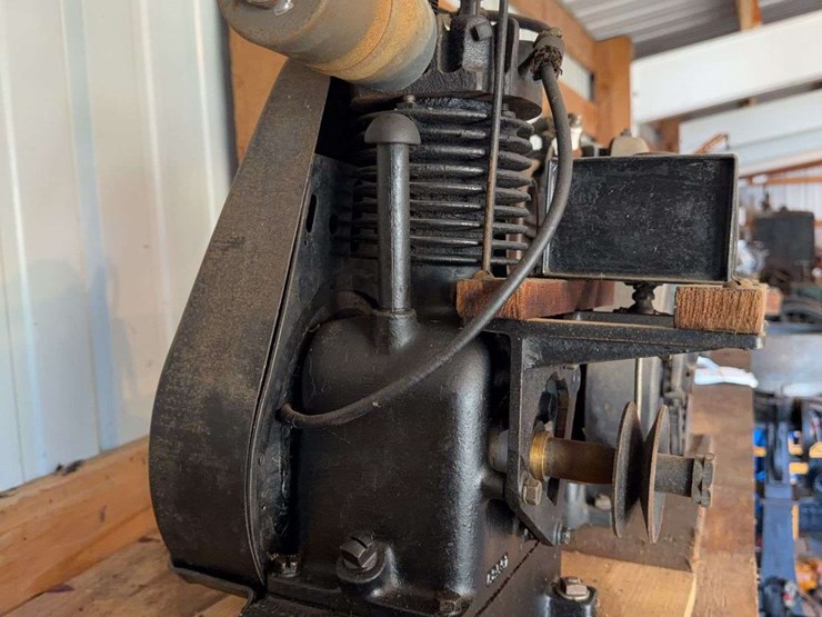 (2)-briggs-&-stratton-engines-image-6