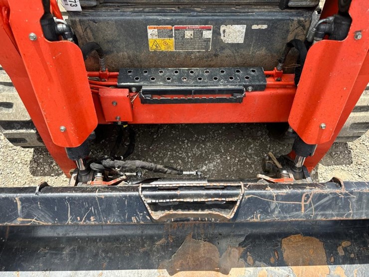 2023-kubota-svl97-2-image-11
