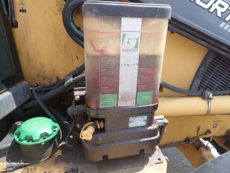 2009-deere-310sj-image-40