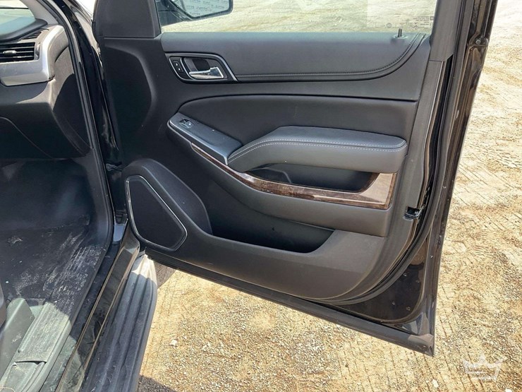 2018-chevrolet-tahoe-image-16