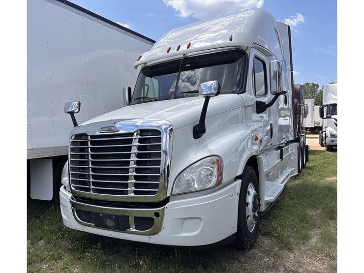2020-freightliner-cascadia-125-image-1