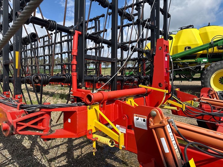 2013-bourgault-7200-image-9