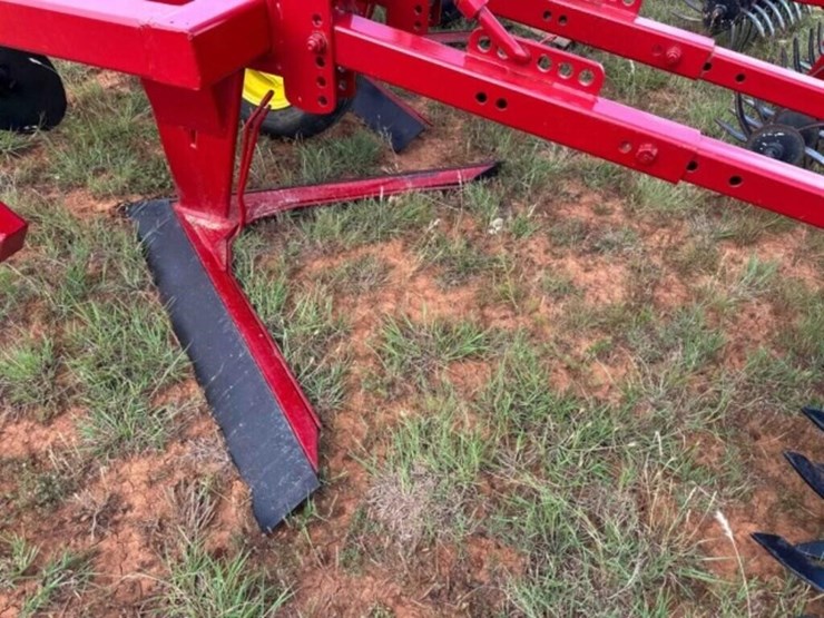 sunflower-7-shank-blade-plow---35'-image-7