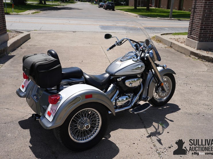 run-#13---2003-suzuki-vl800-trike-image-5
