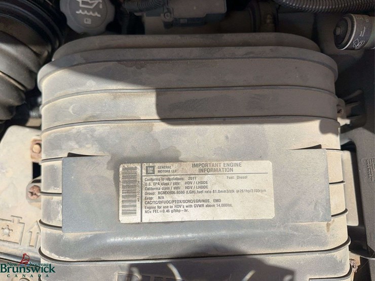 2010-chevrolet-express-20-passenger-mini-bus-image-18