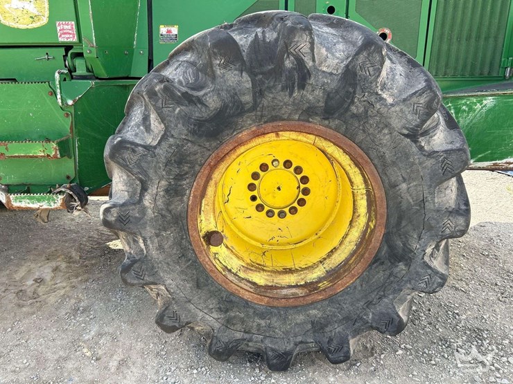 2021-deere-843l-image-27