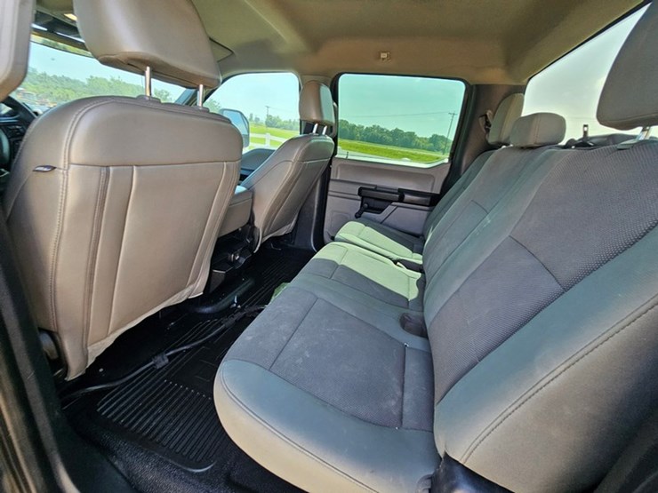 2021-ford-f350-image-21