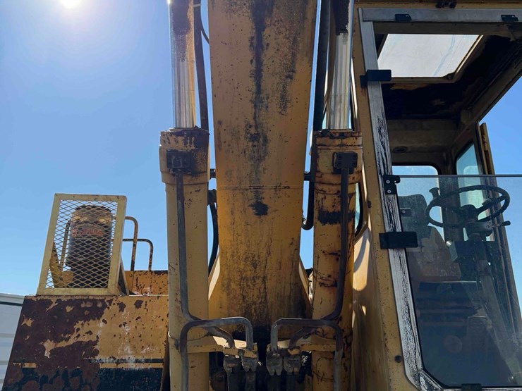 caterpillar-214b-ft-image-18