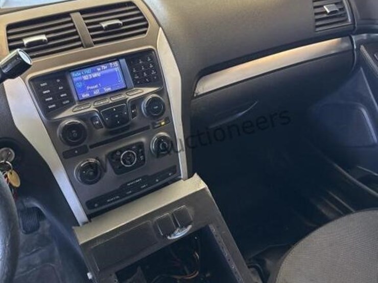 2013-ford-explorer-image-22
