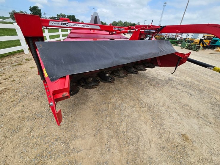 massey-ferguson-1359-image-18
