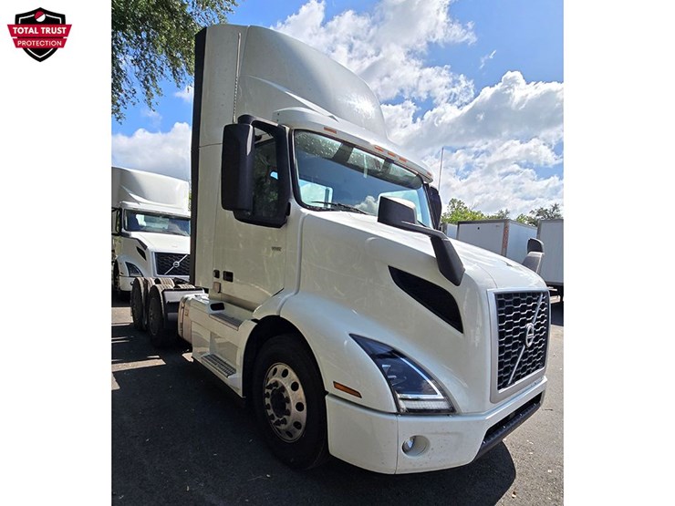 2022-volvo-vnr300-image-1