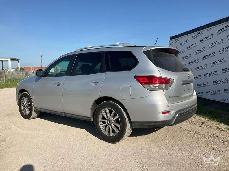 2014-nissan-pathfinder-image-4