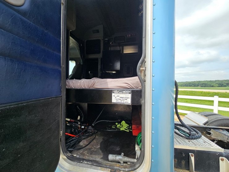 2006-peterbilt-386-image-42