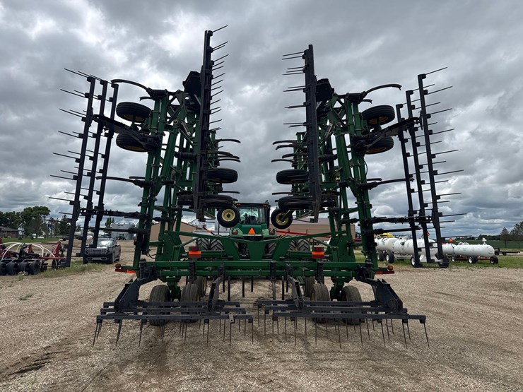 john-deere-2410-image-4