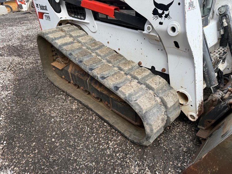 2019-bobcat-t740-image-12
