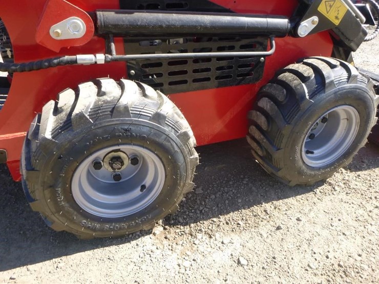 2026-sdlool-323tz-skid-steer-loader-image-17