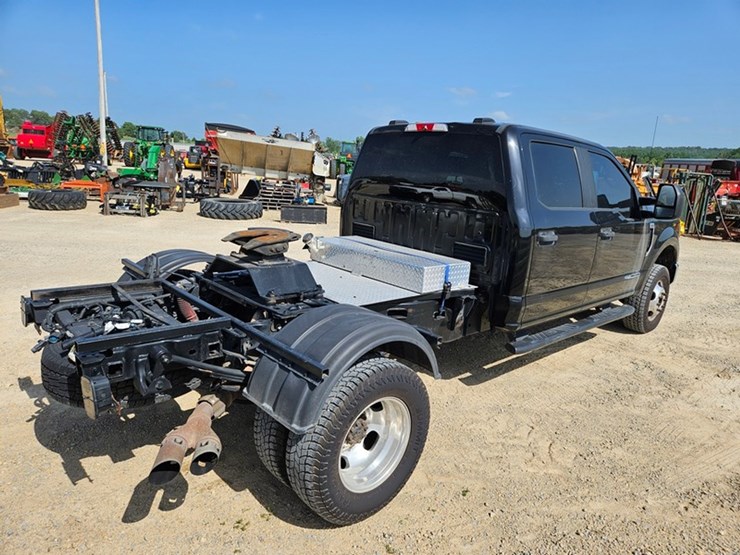 2021-ford-f350-image-5