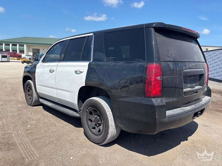 2018-chevrolet-tahoe-image-4