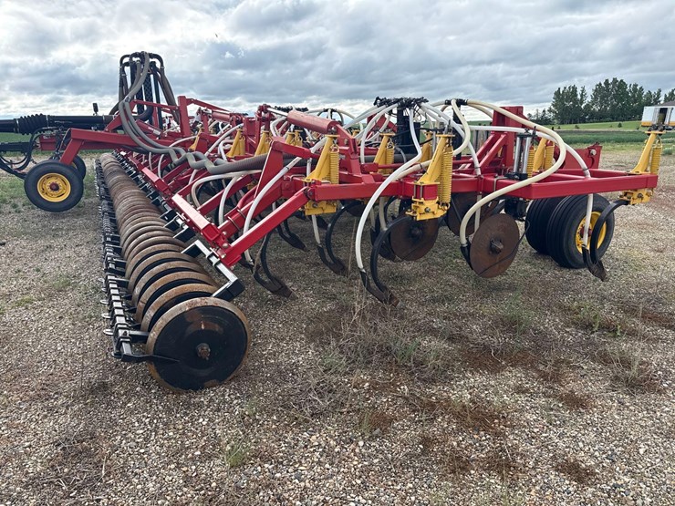 2006-bourgault-8710-air-seeder-image-35