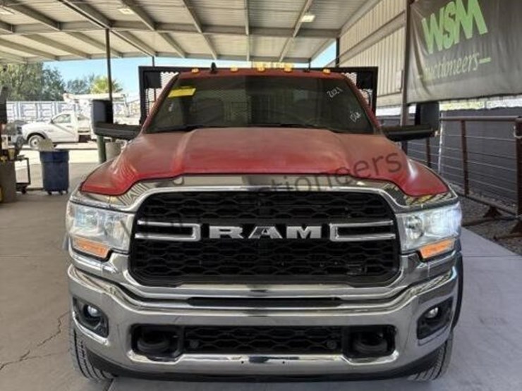 2021-ram-5500-f/b-image-3