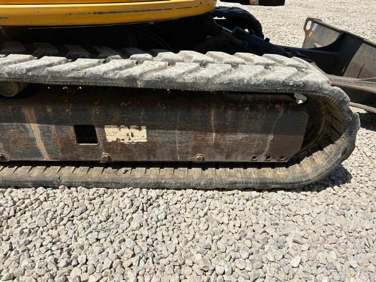 2016-deere-35g-image-13