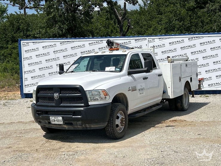 2018-dodge-3500-image-1