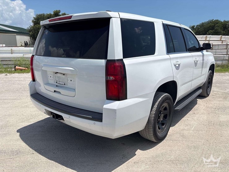 2019-chevrolet-tahoe-image-3