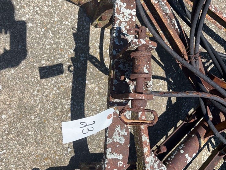 2-pt.-to-quick-hitch-adapter-image-1