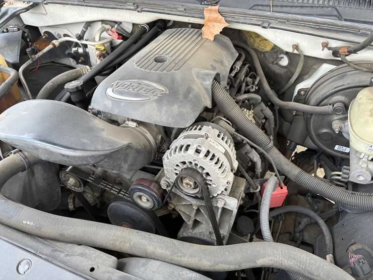 #52-•-2005-gmc-sierra-image-9