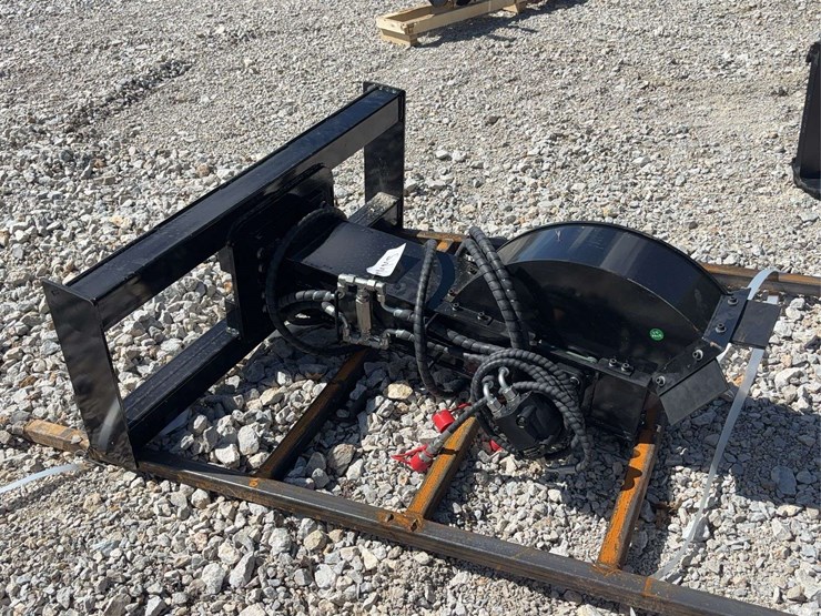 giyi-sg45-skid-steer-hydraulic-stump-grinder-attachment-image-7